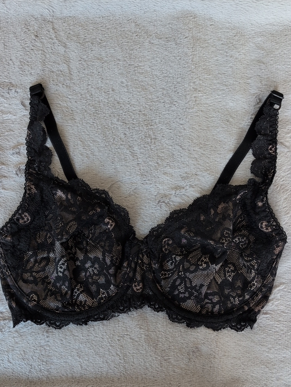 Elegant Black Lace Underwire Bra with Floral Embroidery